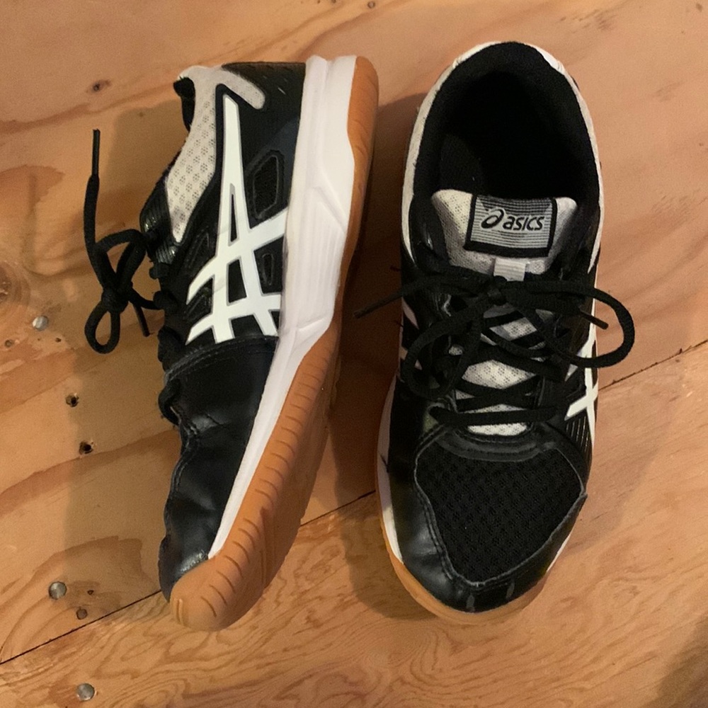 Asics black volleyball shoes